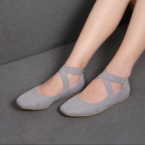 SALE!!! NIP WOMENS CINAK GRAY FLATS